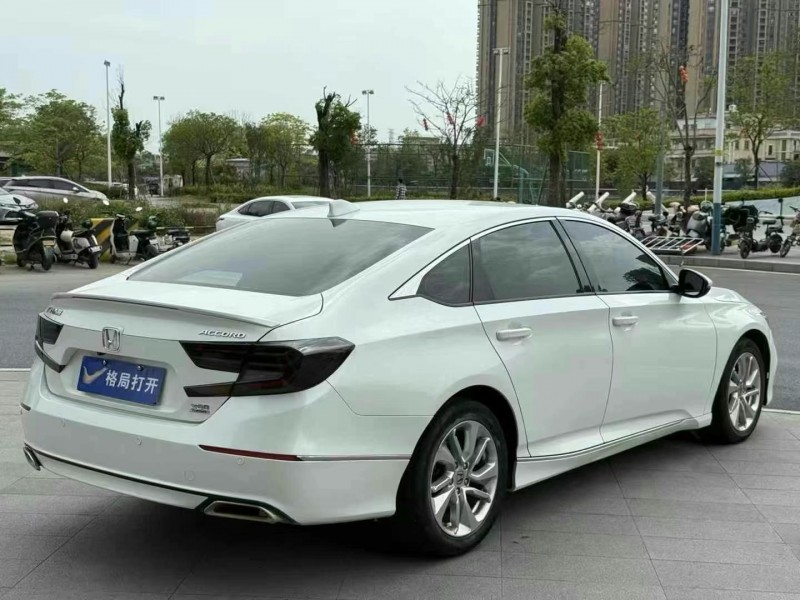 东莞21年本田雅阁7