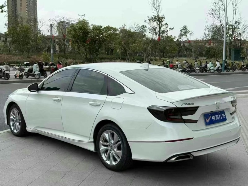 东莞21年本田雅阁8
