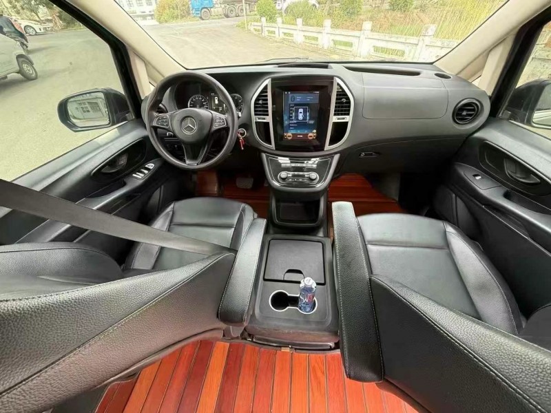 徐州19年奔驰威霆4