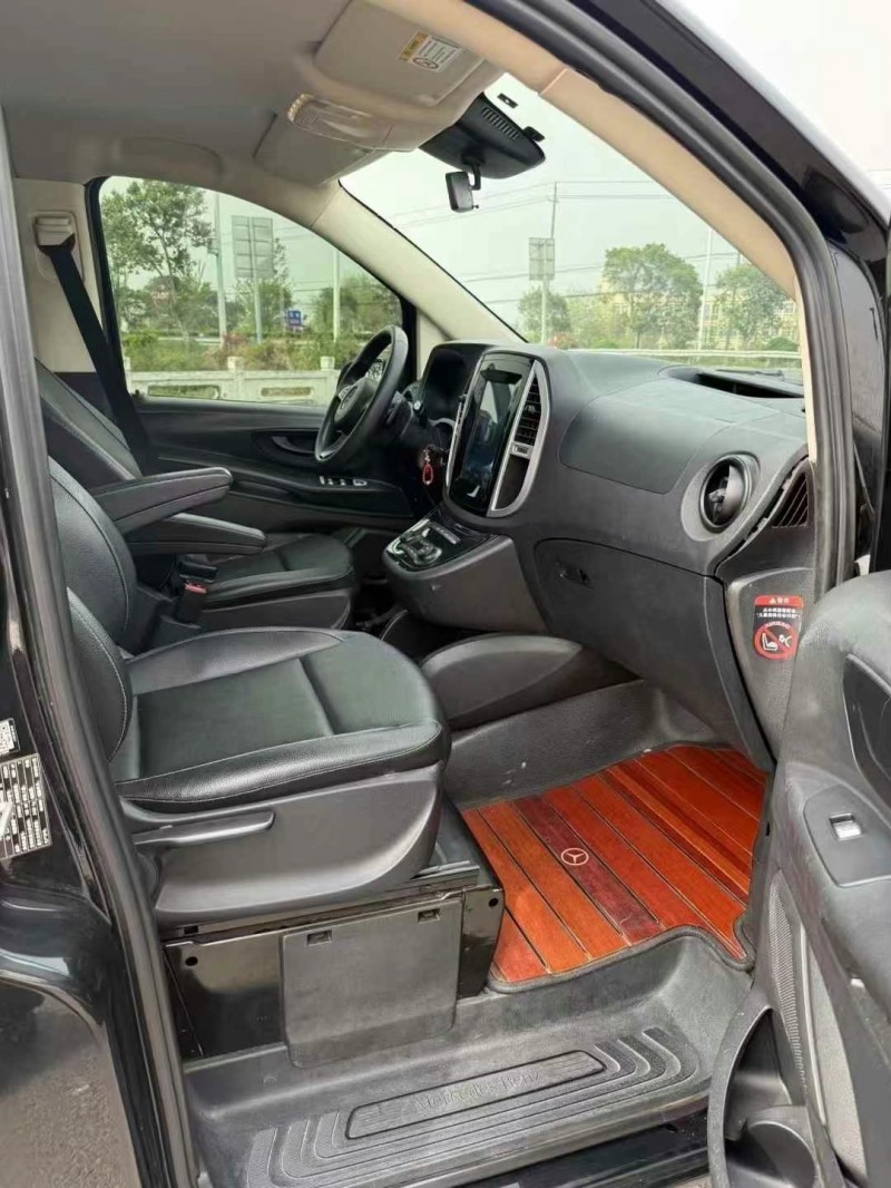 徐州19年奔驰威霆5