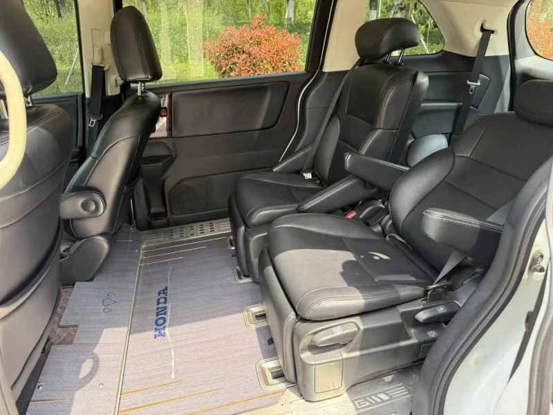 徐州17年本田艾力绅8