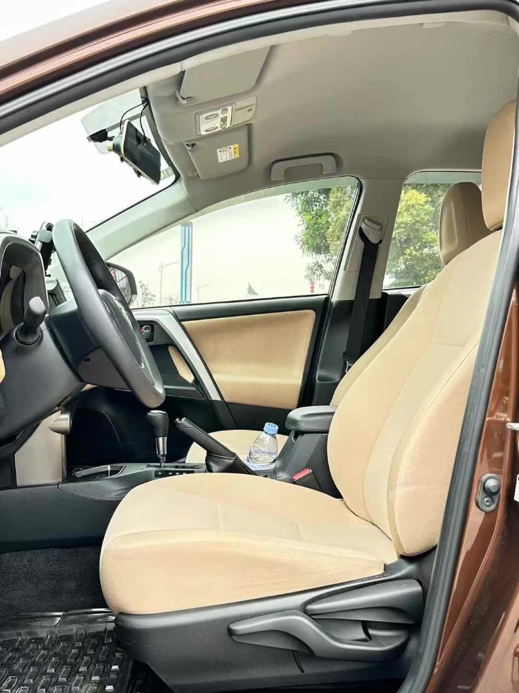 东莞19年丰田RAV4荣放6