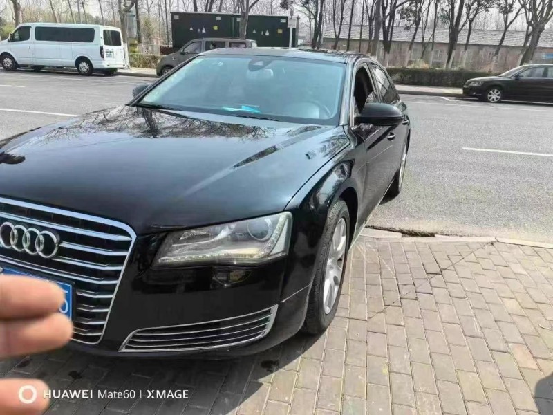 徐州13年奥迪A8L3