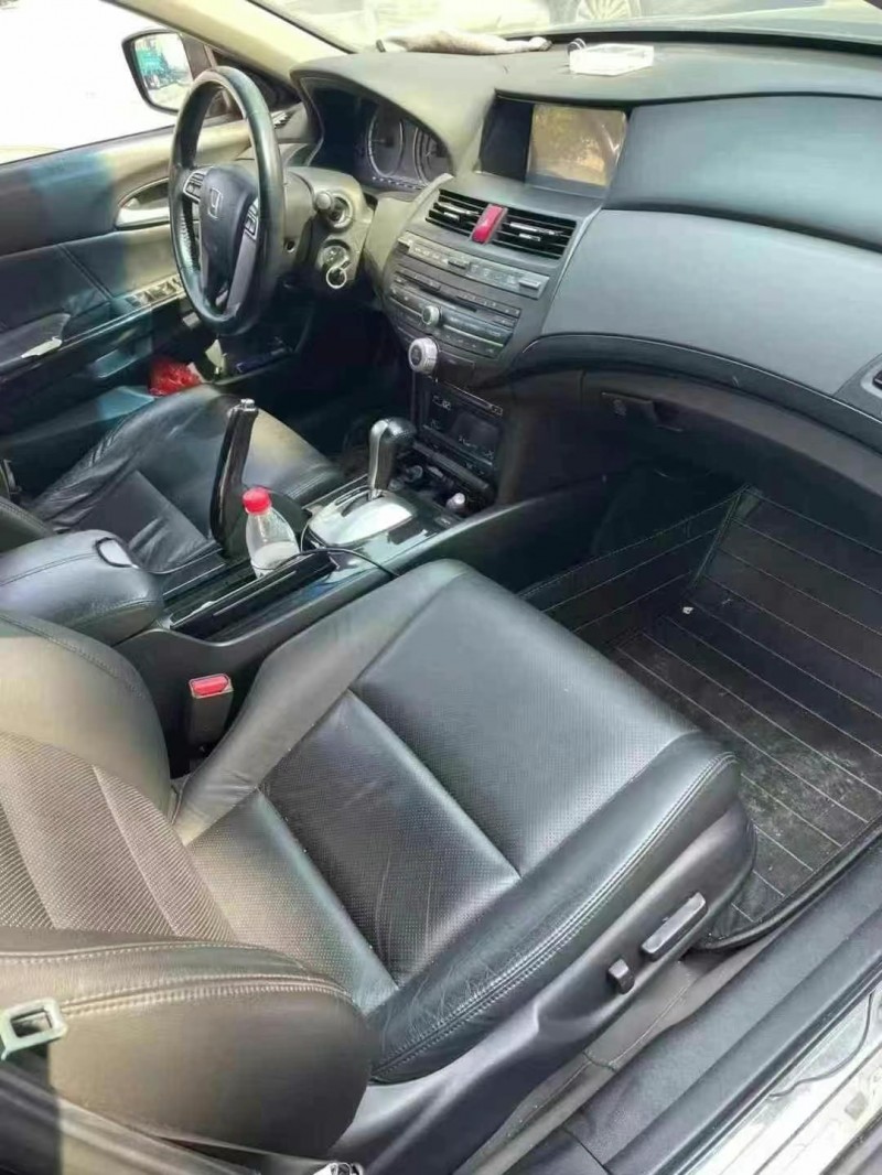 徐州13年本田雅阁4