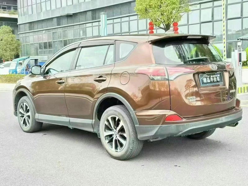 东莞19年丰田RAV4荣放8