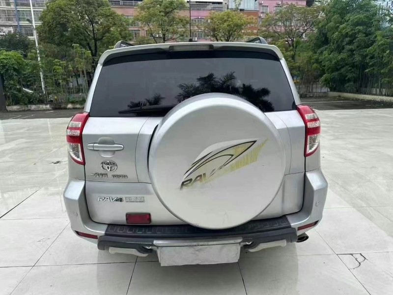 广州13年丰田RAV49