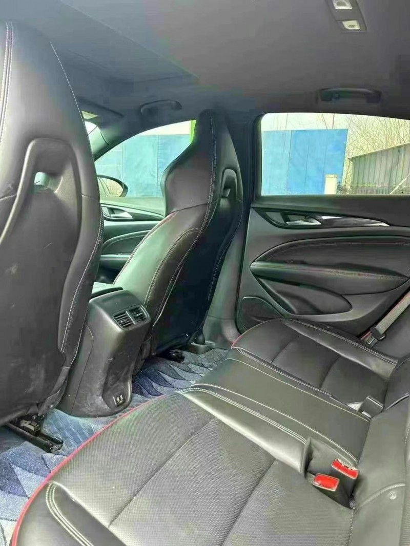 徐州21年别克君威8