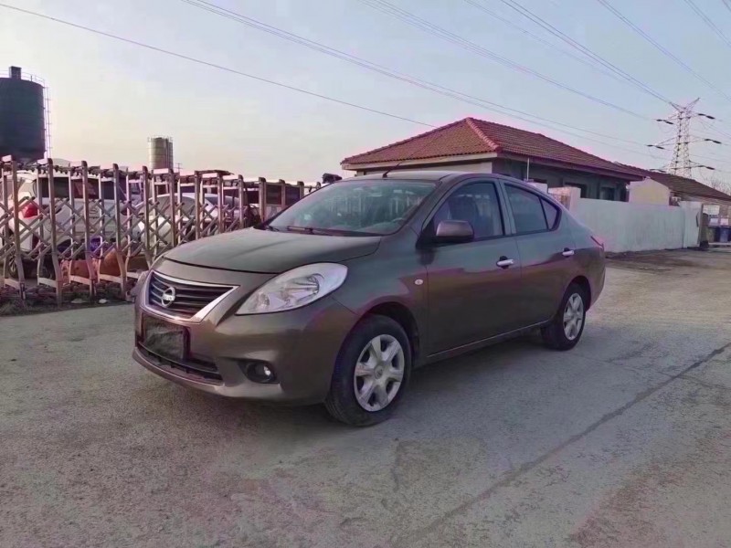 青島13年日產陽光2