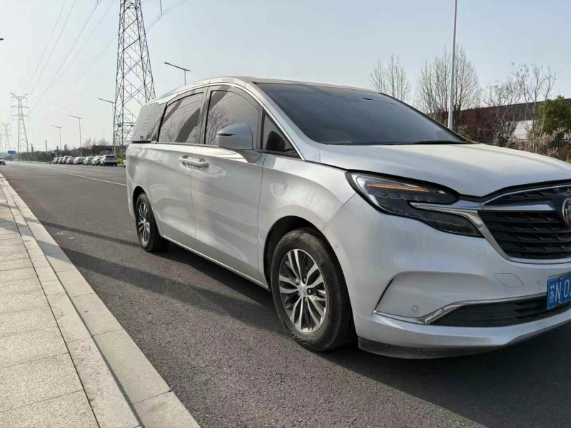 徐州22年别克GL82