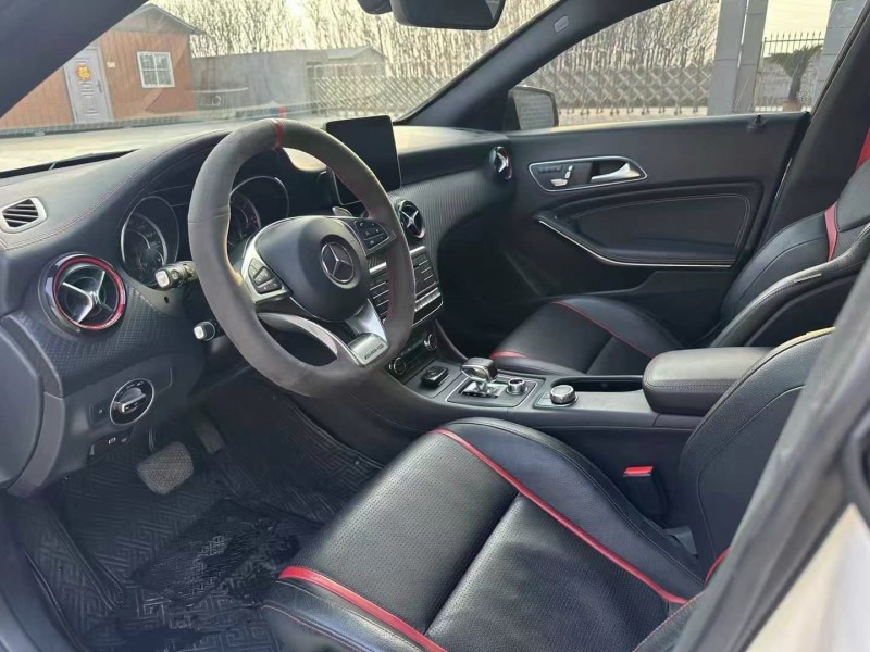 徐州19年奔驰CLA6