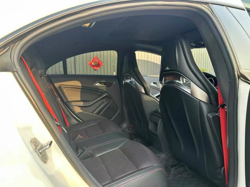 徐州19年奔驰CLA9