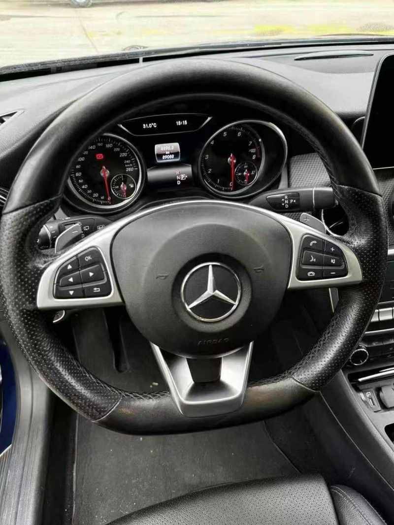 东莞19年奔驰GLA4