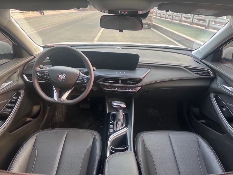 青岛23年别克威朗6