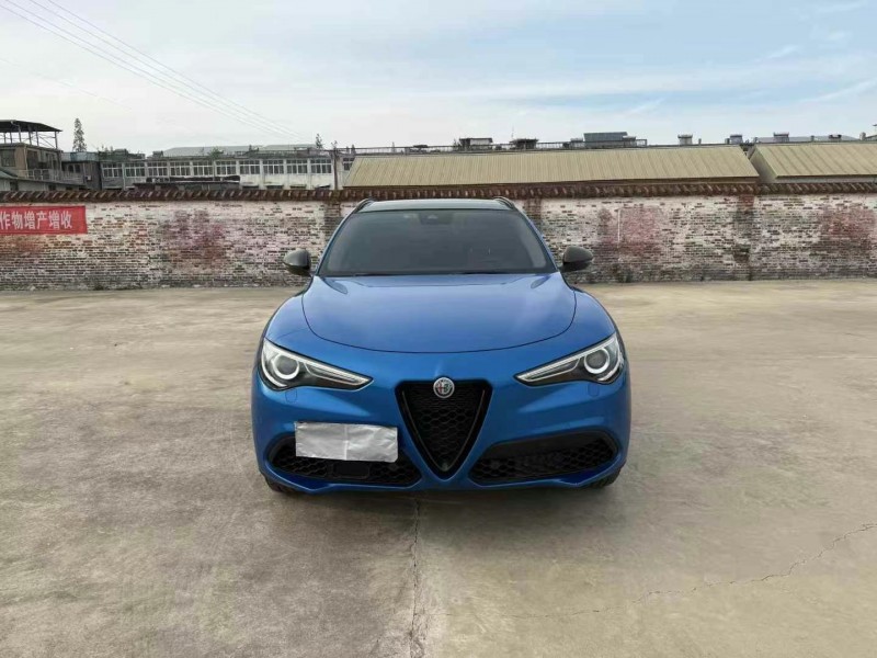 徐州21年阿尔法·罗密欧Stelvio1