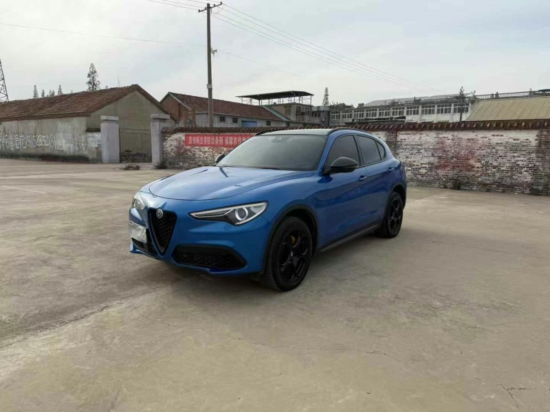 徐州21年阿尔法·罗密欧Stelvio2