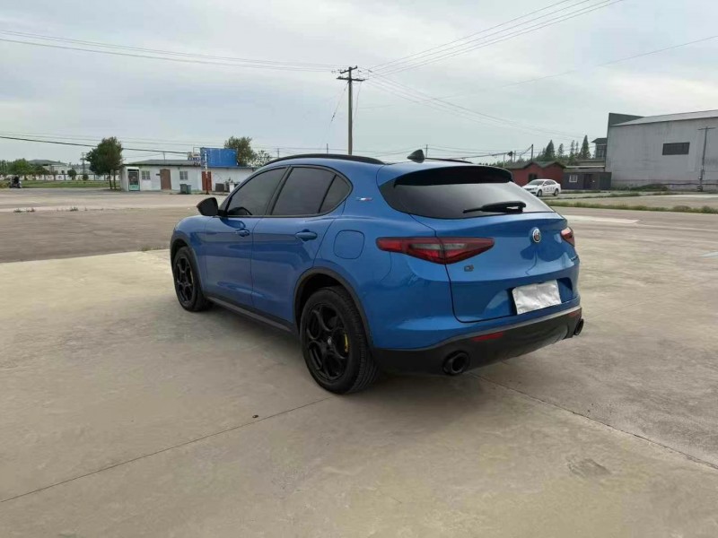 徐州21年阿尔法·罗密欧Stelvio3