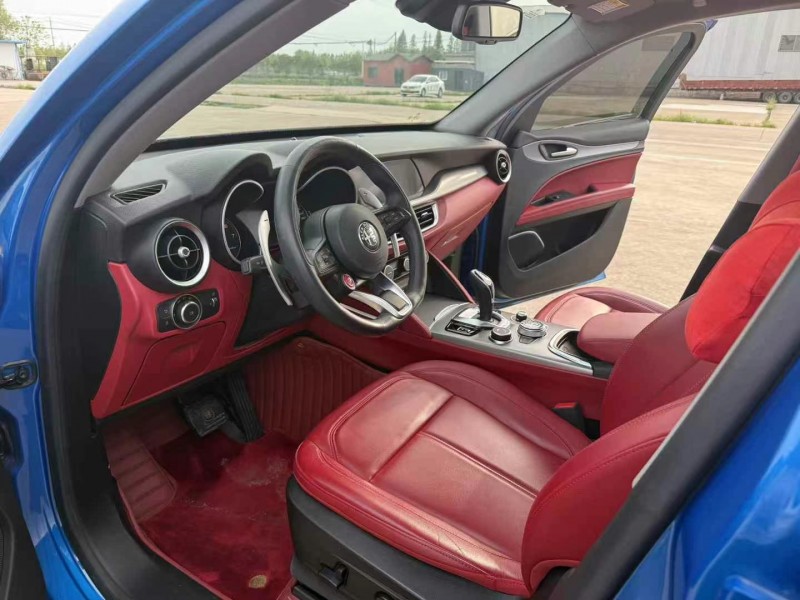 徐州21年阿尔法·罗密欧Stelvio8