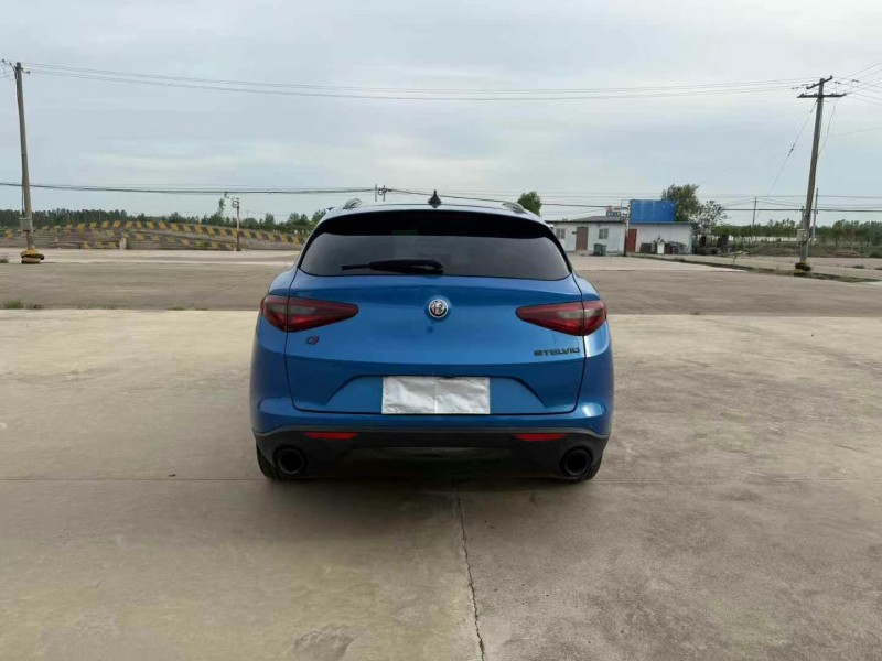 徐州21年阿尔法·罗密欧Stelvio9