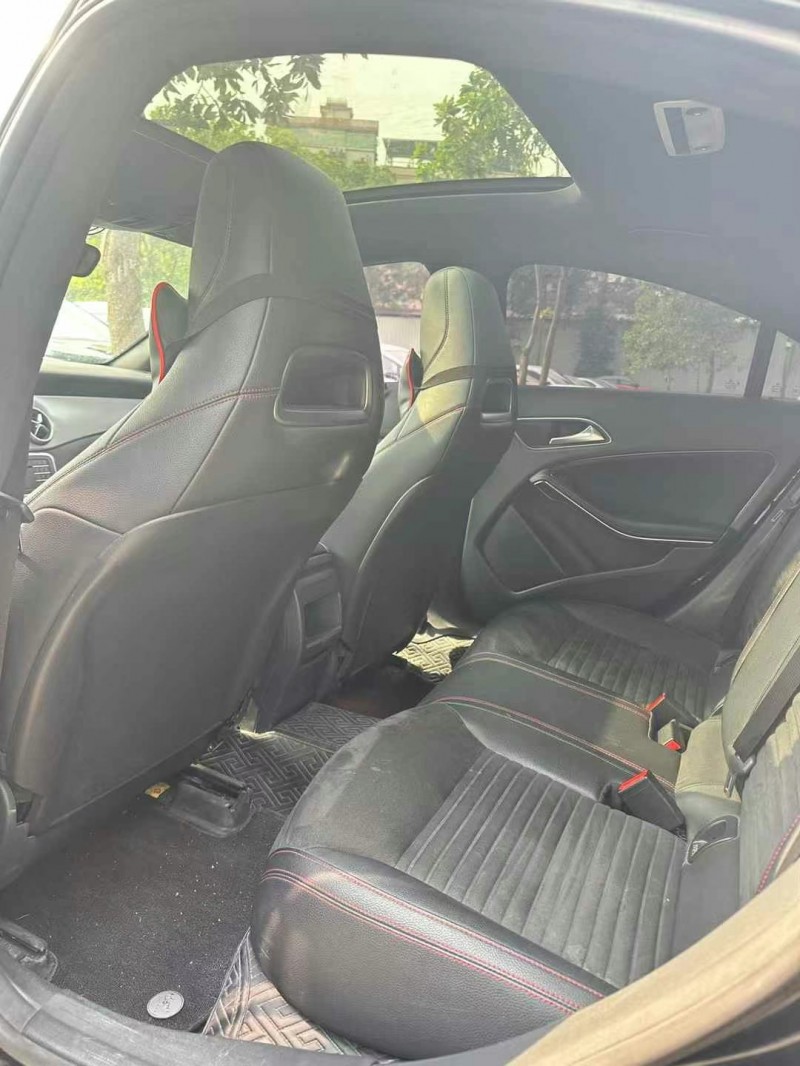 广州17年奔驰CLA7