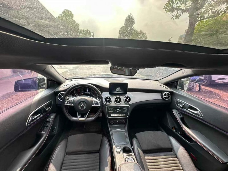 广州17年奔驰CLA8