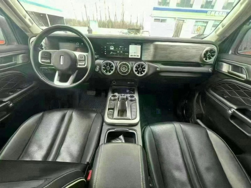 菏澤20年長城汽車坦克6