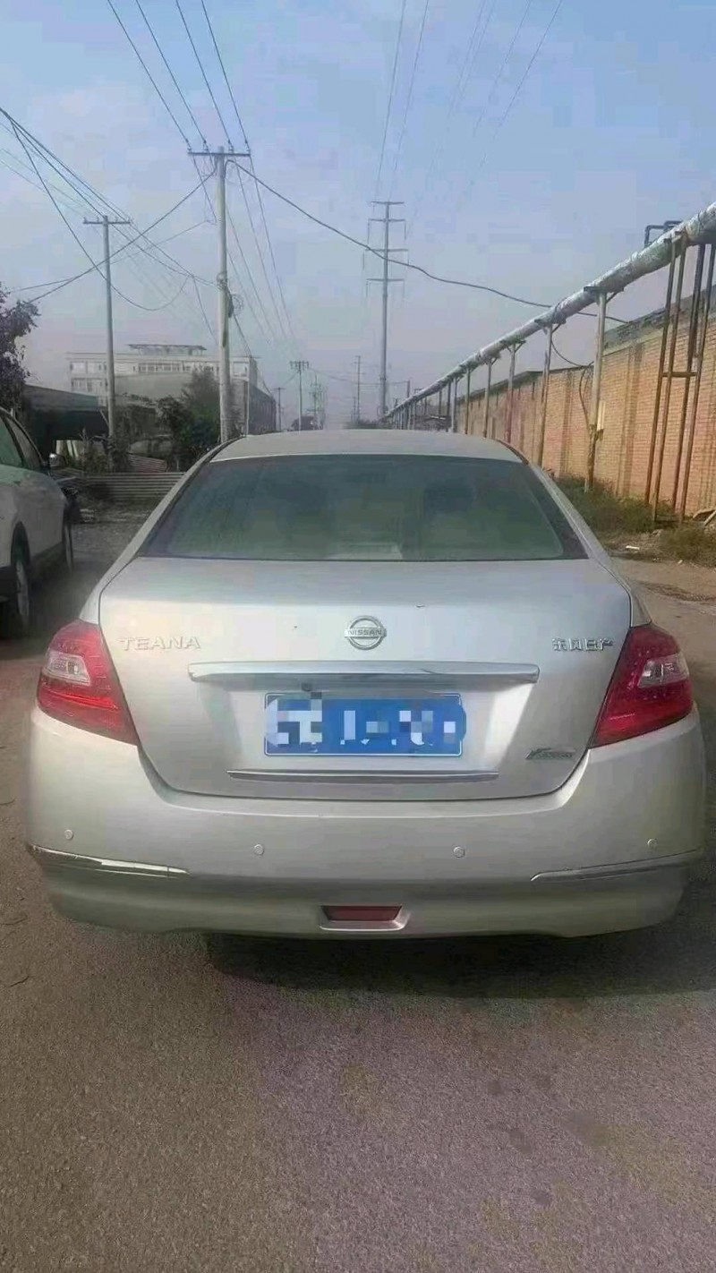 大同09年日產天籟8