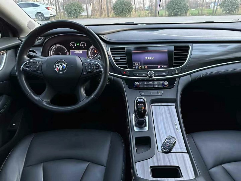 徐州20年别克君越4