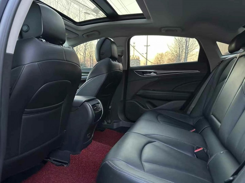 徐州20年别克君越5