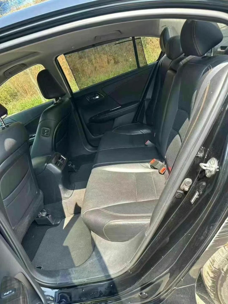 南宁14年本田雅阁6