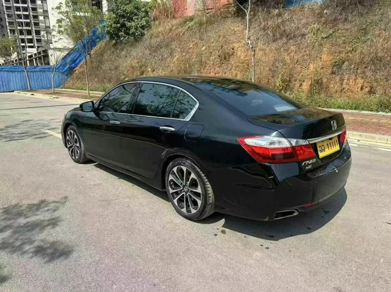 南宁14年本田雅阁7