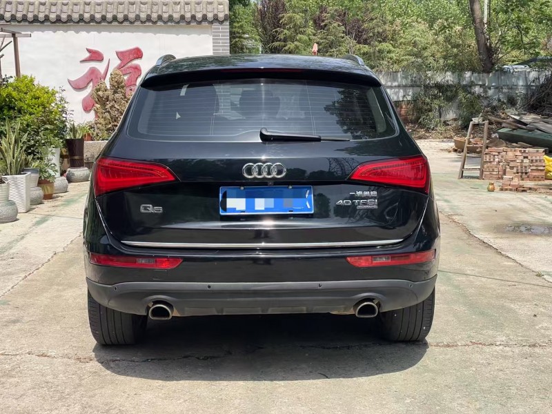 濟寧17年奧迪Q58