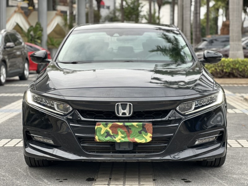 东莞19年本田雅阁1