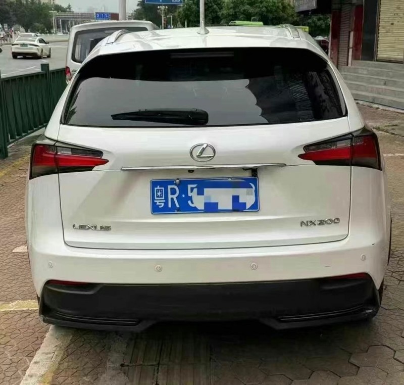 广州15年雷克萨斯NX9