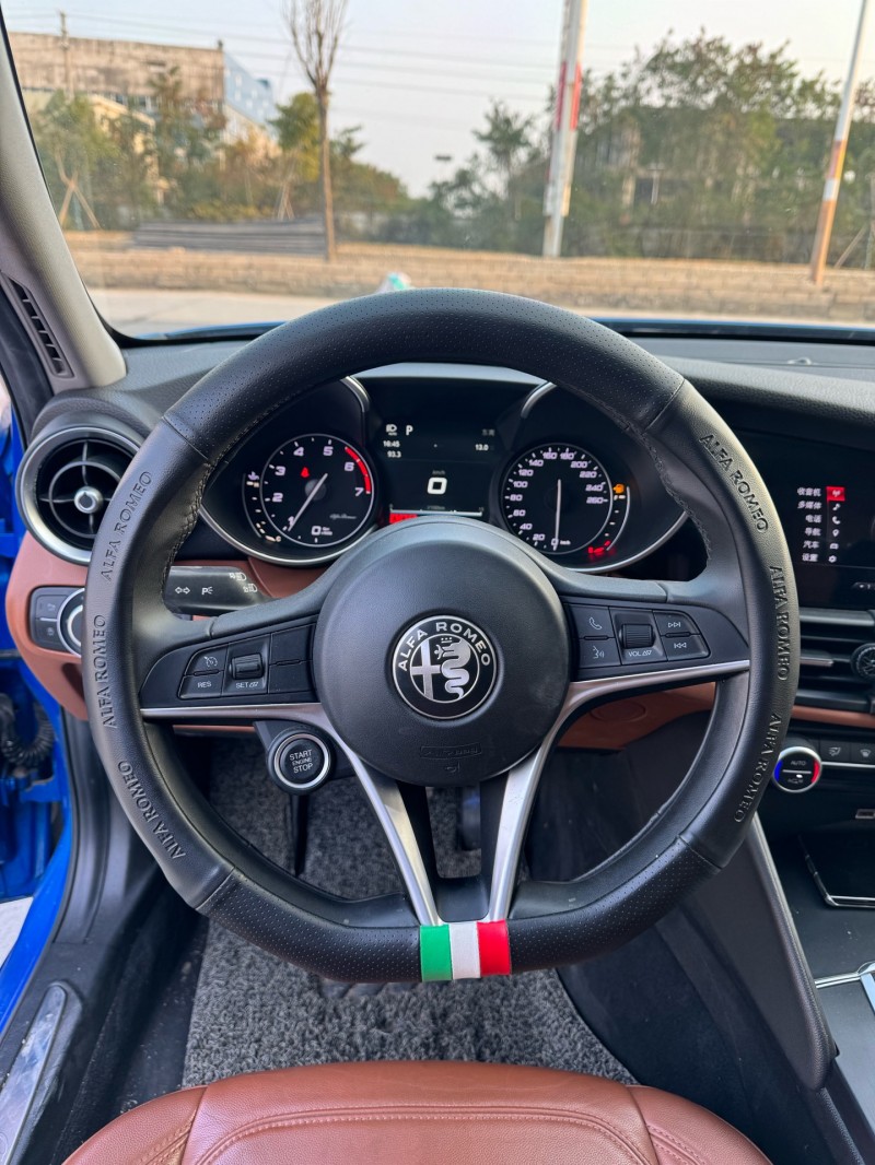 潮州19年阿爾法·羅密歐Giulia5