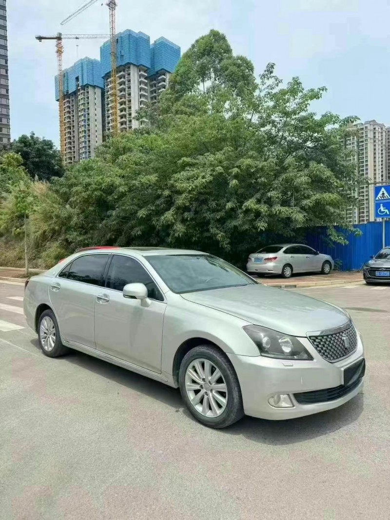 南寧12年豐田皇冠2