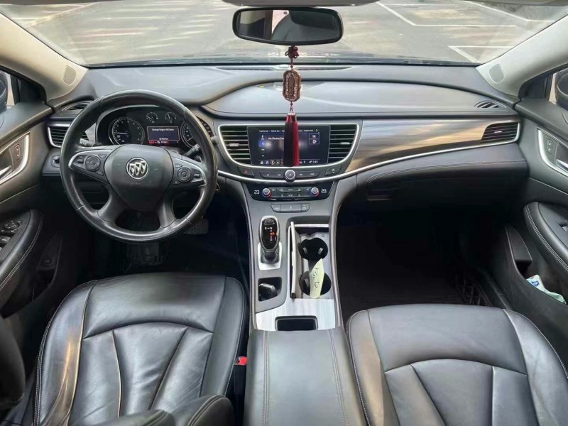 徐州20年别克君越5