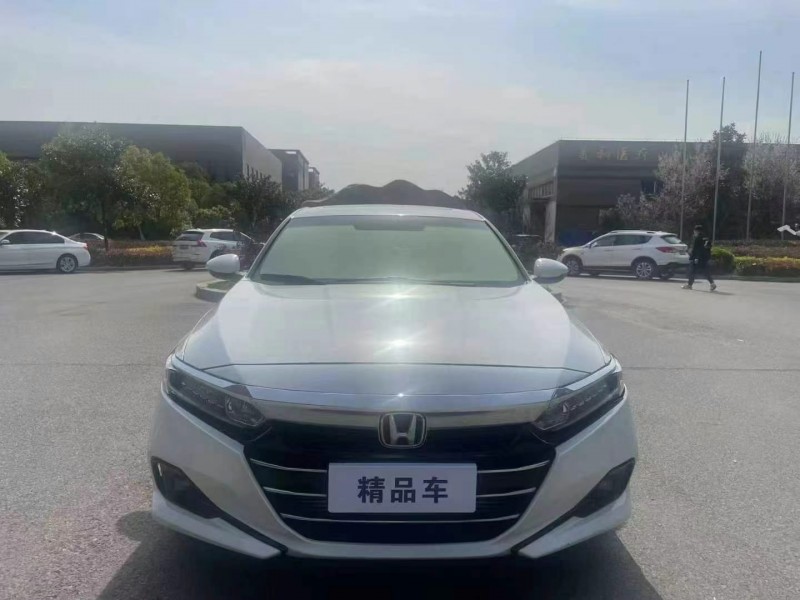 襄阳23年本田雅阁1