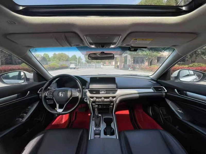 襄阳23年本田雅阁5