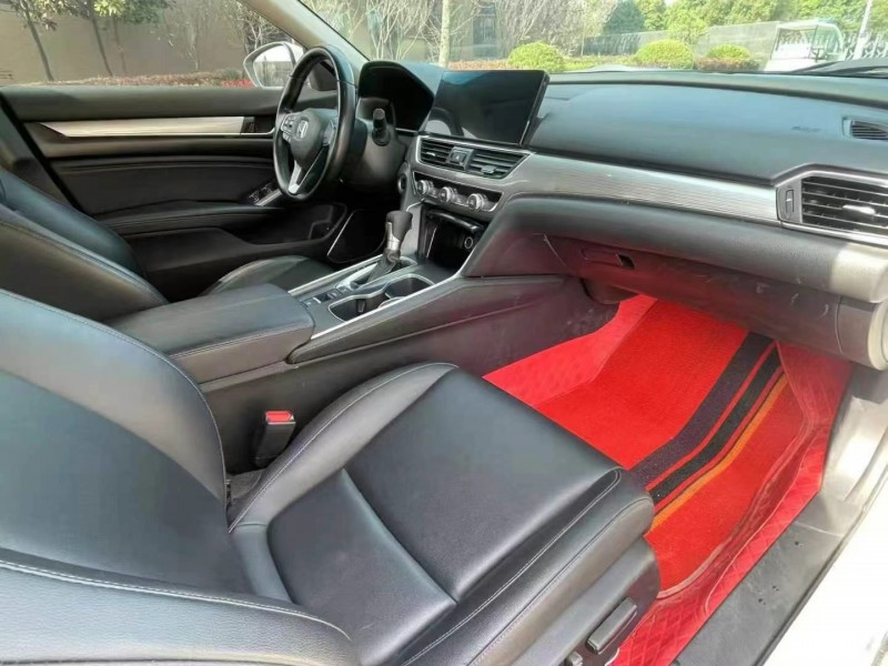 襄阳23年本田雅阁6