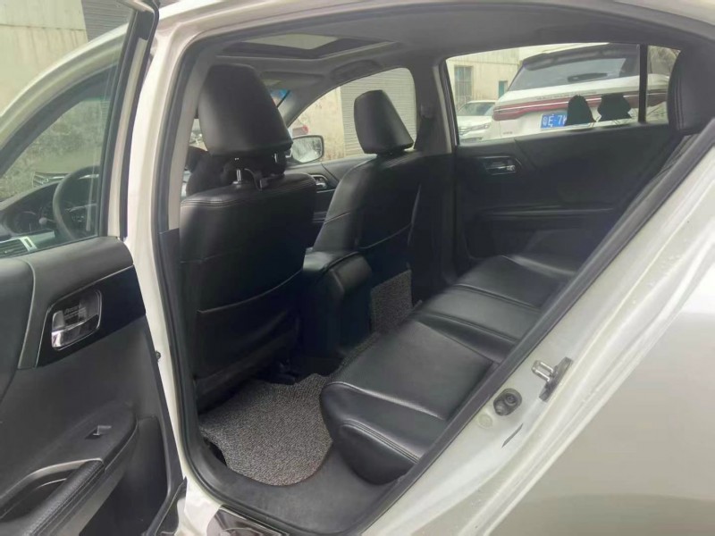 广州17年本田雅阁6