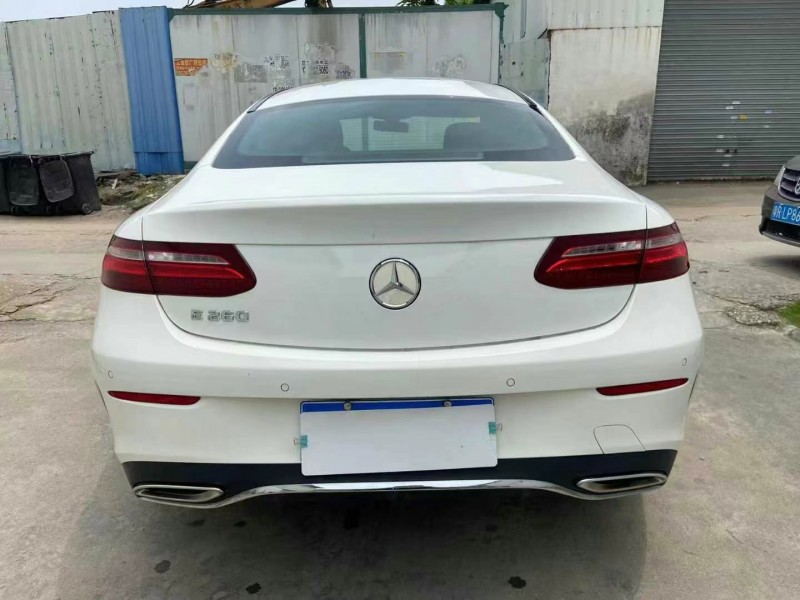 广州21年奔驰E8