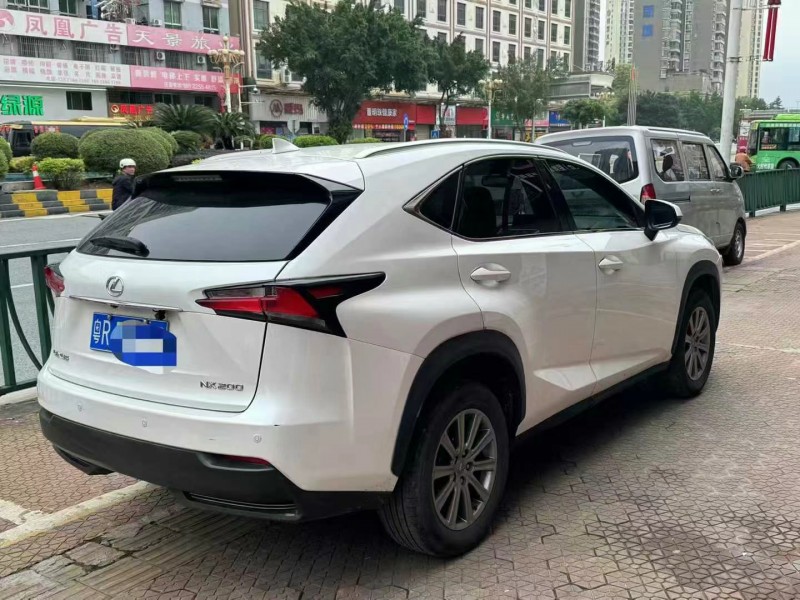 广州15年雷克萨斯NX7
