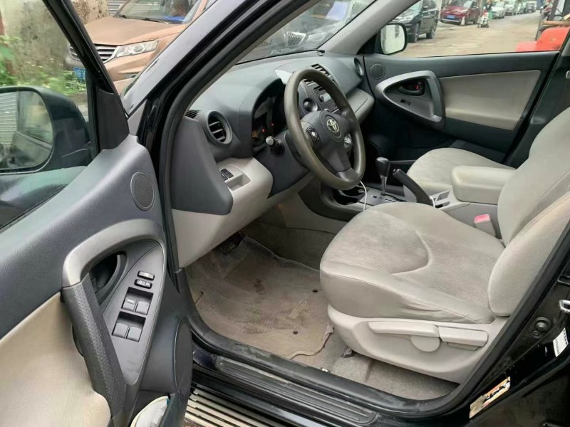 广州11年丰田RAV44