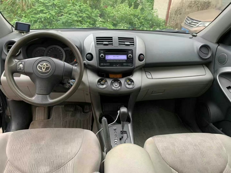 广州11年丰田RAV45