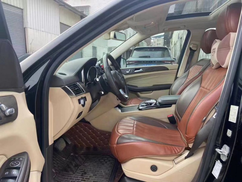 广州17年奔驰GLE5