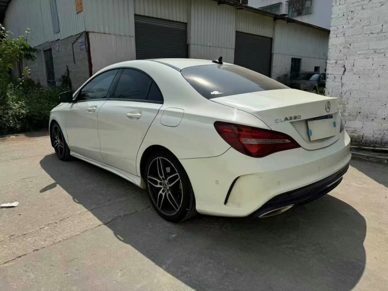广州17年奔驰CLA9