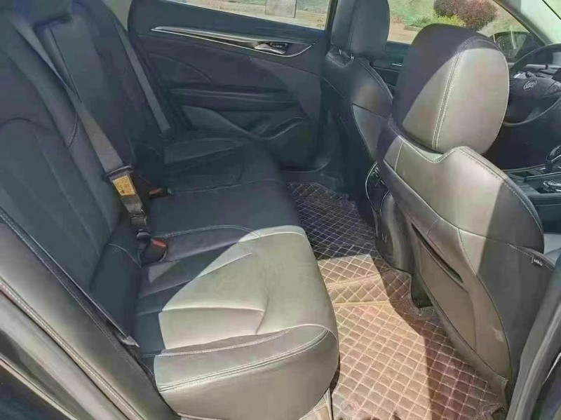 泰州22年别克君越5