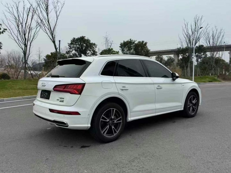 臺州20年奧迪Q56
