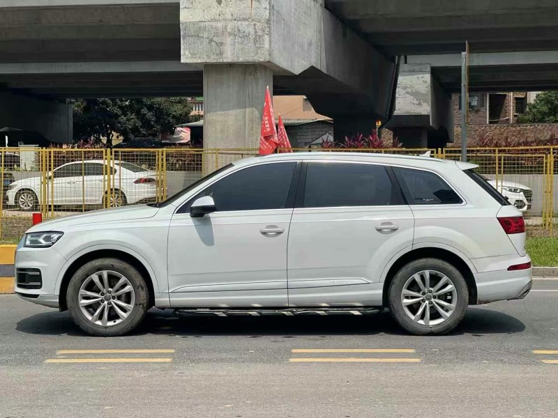 东莞17年奥迪Q78