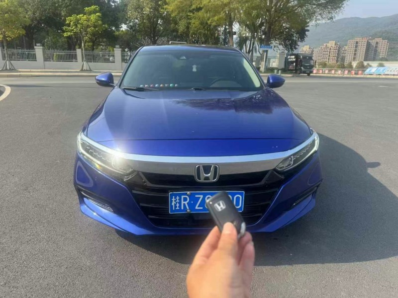 东莞19年本田雅阁1